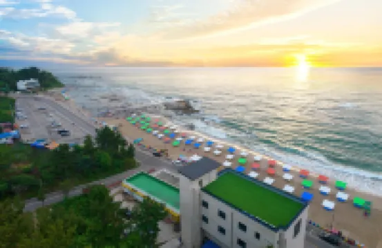 Goseong Ayajin Stay (10 Second Walk from Ayajin Beach)