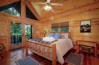 Charming Cabin Retreat with Fire Table and Horseshoe Game - Cozy Sanctuary