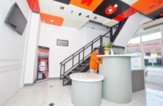 Front One Budget Hotel Tirtonadi Solo