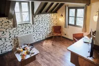 La Maison Rouge Hotels in Les Deserts