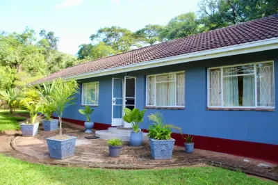 2 Bedroomed House with a Lovely Garden - 2177 Hotels near Magic Tree