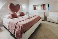 Bee Queen Hotel