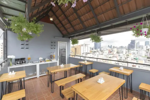 Meraki Boutique Hotel Restauration Photos