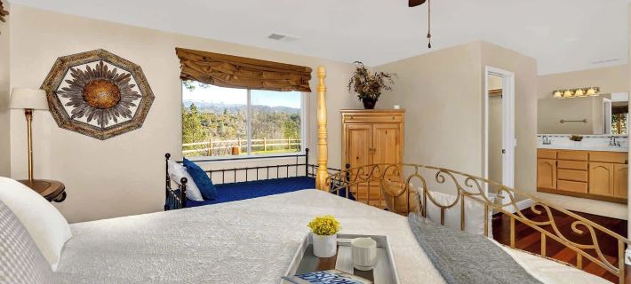 Awesome Views, Game Room, Hot Tub and More! Hotels in Oakhurst