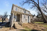 頂峰學者套房，供12人使用！ 住宿飯店