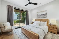Ridge Haus : Modern Luxury Escape in Morganton
