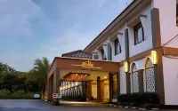 MULTAZAM HOTEL SOLO Hotel dekat Agus Variasi Slamet Riyadi