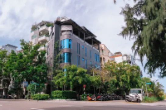 Star Shell Hotels near Funadhoo