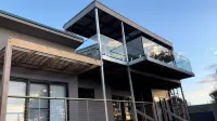 Bayorama - Water views  & close to Shops and Bay Beach