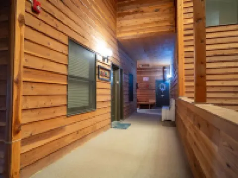 Family-Friendly Condo-1 Minute Walk to AF Lifts, Equipment Rental, Restaurants Hotels in Angel Fire