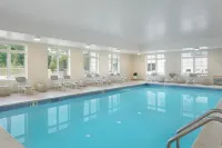 Element Lenox Berkshires - Pools