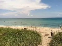 2BR Comfortable Condo with Easy Beach Access