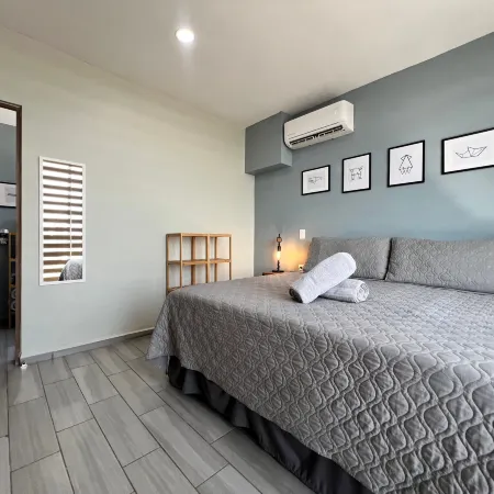 Luxe Modern- Area-Near Beach-Pool-BBQ-King Bed