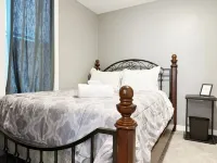 Downtown EVV 2BR- 1.5BA Apt-  Chandler A