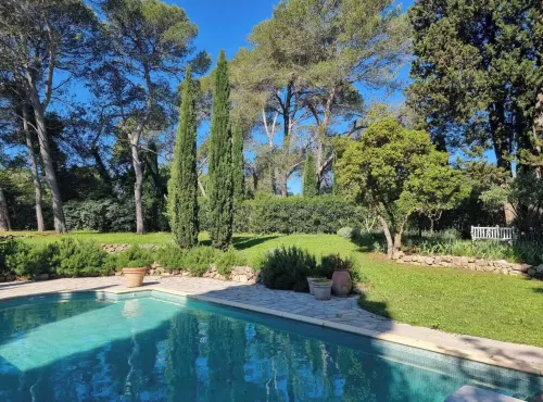 Private villa in Montaud: Elegance and tranquillity