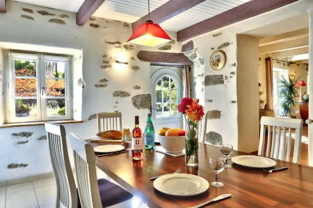 Cottage de Charme Dans un Cadre Bucolique: Forêt.monts D'arrée. Baie de Morlaix