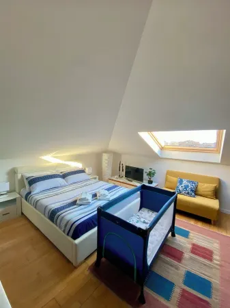 Luce e Mare, 110m2 fully equipped apartment 1 km from the sea and Carrara Fair