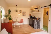 Jones Surf Shack South Bay Hotels in Del Aire