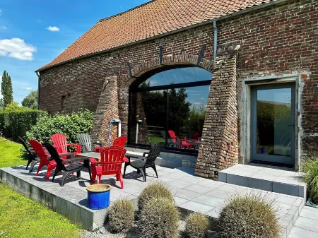 Gîte les Palmiers – Sleeps 6 – 2 Bathrooms – Heated Indoor Pool