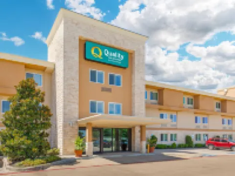 Quality Inn & Suites Plano East - Richardson Hotels in Plano