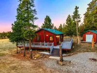 Black Wolf Cabin ~ Romantic Mountain Escape for 2