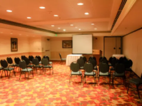 雷丁希爾頓花園酒店 雷丁酒店