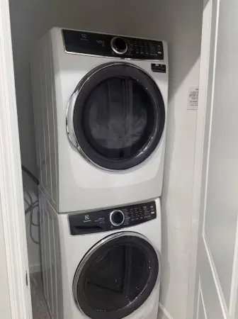 Cozy 3-bedroom apartment in lovely Paterson with AC, WiFi Отели в г. Патерсон