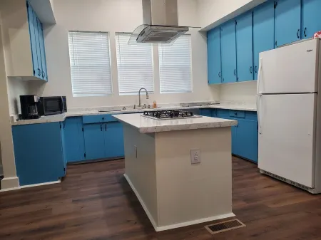 Spacious unit near LA TECH & GSU Lots of natural light LARGE yard3 bed- 2 bath