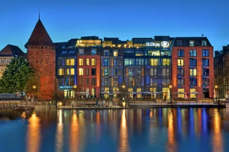 Hilton Gdansk Отели рядом с достопримечательностью «Длинный Рынок»