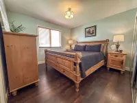 Spacious/Clean 4 Bedroom 2 Bathroom Home away from Home. Hotels in Mandan