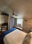Tiny Cottage  15 min from Universal  Sleeps 6 올로비스타 호텔