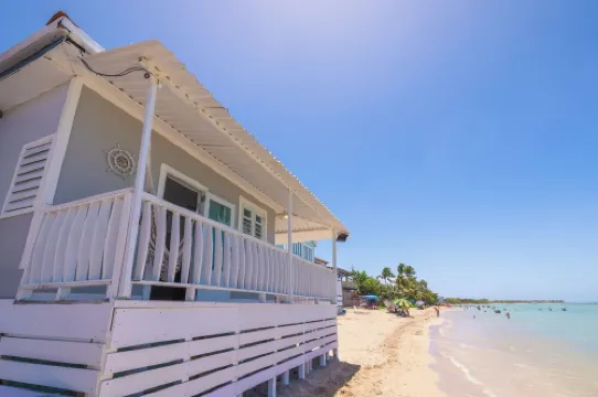 Deymar Front Beach House