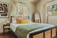 Mountain Views, Walk to Town, Hot Tub, AC - Chalets