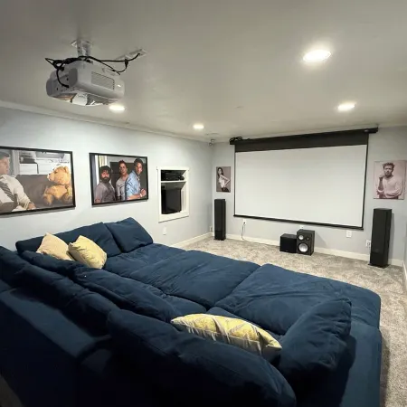 Fun, Cosy, Theater Basement!