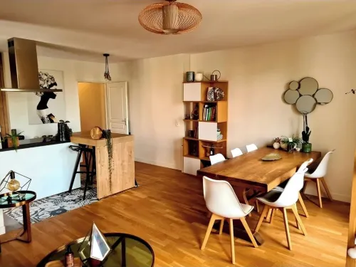 Large, pleasant duplex apartment on top floor