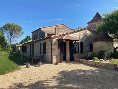 Country gite with view of Monflanquin