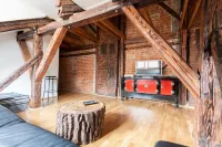 Authentic & Charming Loft-directly in the center