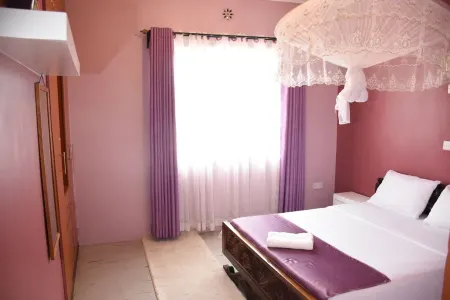 Serene 3-bedroom house Отели в г. Онгата Ронгай