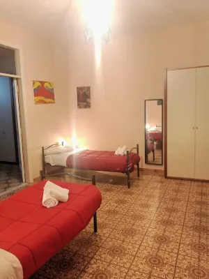 COZY DETACHED APARTMENT, STRATEGICALLY LOCATED.