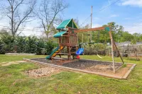 Charming historical 4-bedroom house in Downtown  Buford, GA. Hotels in Buford