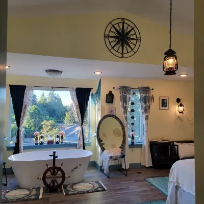 Whimsical PNW Nostalgic 3-bedroom apartment in peaceful West Linn with AC, WiFi