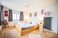 Modern farmhouse for 10 people Hotels in Nesselwang
