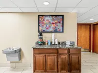 Super 8 by Wyndham Sturtevant/Racine