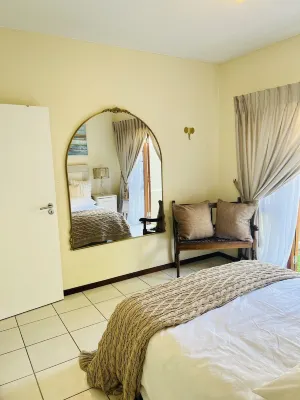 Upmarket warm and cozy sanctuary Hotel in zona Mall of the South