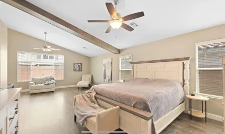 Spacious 5-bedroom house in amazing Las Vegas with fitness room, WiFi Отели рядом с достопримечательностью «Парк Флойд Лам»