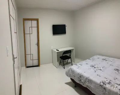 Modern apartment with parking Отели в г. 