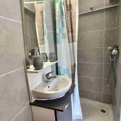 Petit Studio 1 Face Gare, Wifi Gratuit, Proches Toutes Commodités Rooms