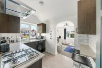 Luxury Watford 2 Bed House FREE Parking