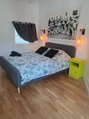 "Happy hour" Renovated fisherman's cottage in historic district.