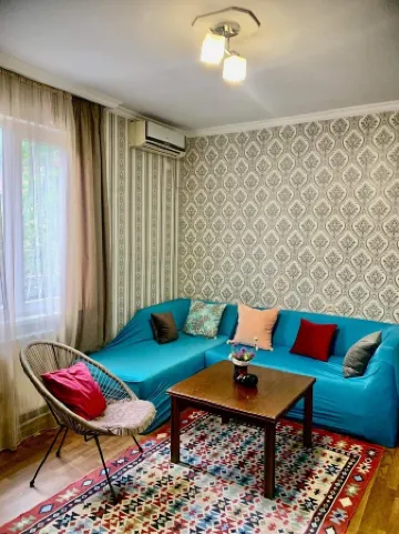 One bedroom cosy apartment,close fabrika Отели рядом с достопримечательностью «Guide of Georgia»